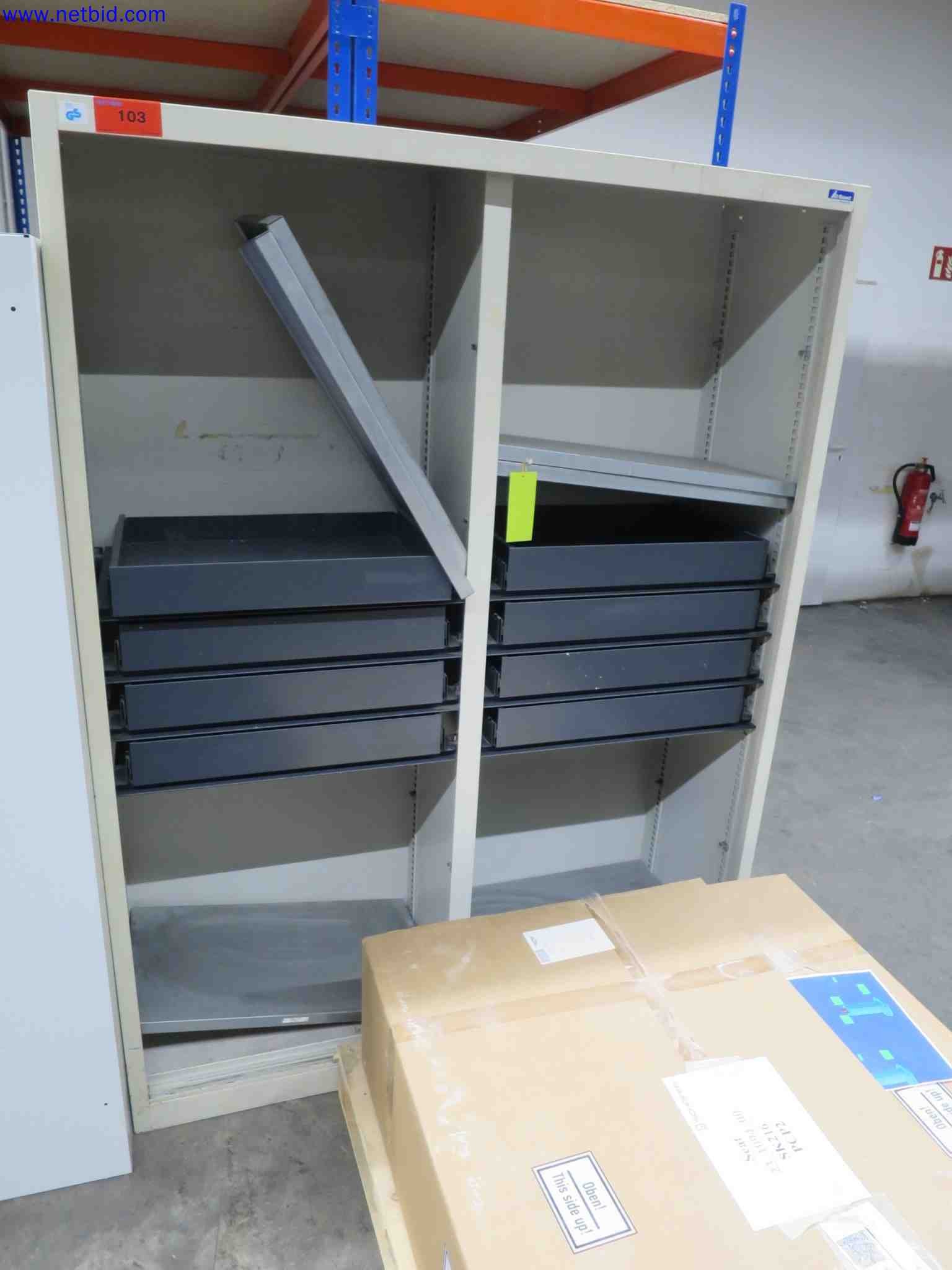 Schiebetürenschrank